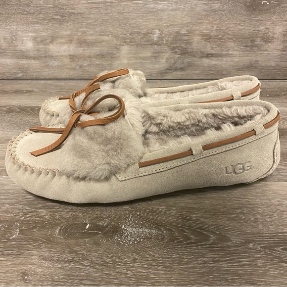 UGG | Dakota Double Bow Moccasin Slippers In Goat Gray Size 10 NEW - Picture 2 of 14